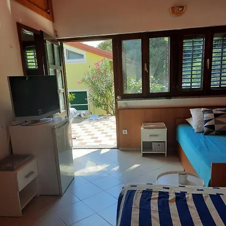 Studio Plava Draga Apartment *